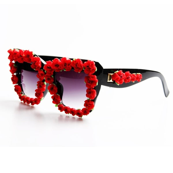 Brand Designer 2017 Sunglasses Women Red Flower Baroque Style Luxury Sunglasses For Ladies Beach Summer Eyewear