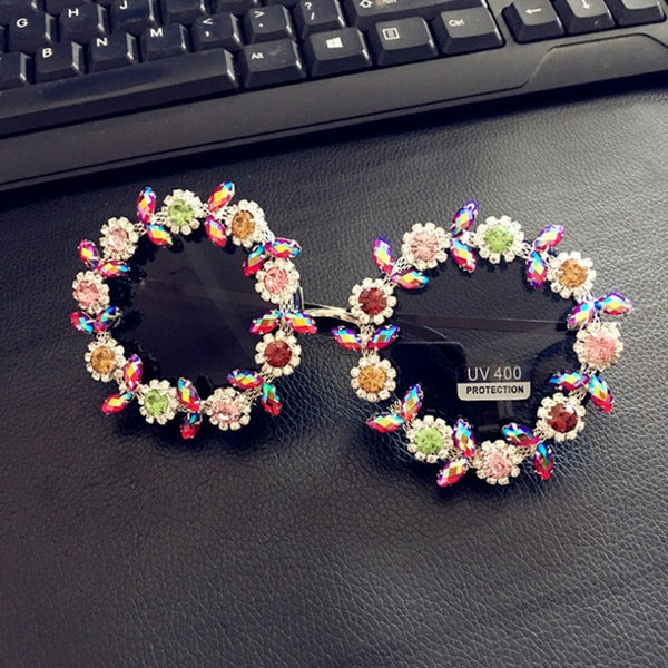 Unique Luxury Ladies Fashion Sunglasses Retro Round Crystal Flower Oversized Women Handmade Sun Glasses T-Show Beach Vocation