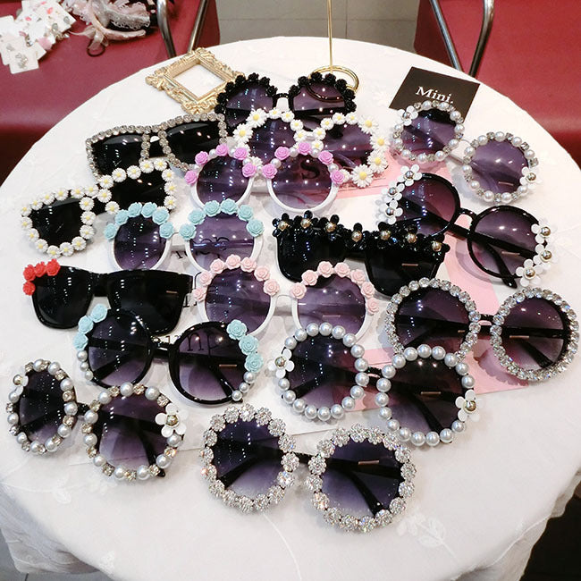 18 design Summer Sunglasses Women Sweet Flower with Rhinestone Round Sun glasses Vintage Retro Glasses For Beach Ladies Shades