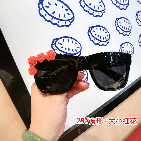18 design Summer Sunglasses Women Sweet Flower with Rhinestone Round Sun glasses Vintage Retro Glasses For Beach Ladies Shades