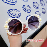 18 design Summer Sunglasses Women Sweet Flower with Rhinestone Round Sun glasses Vintage Retro Glasses For Beach Ladies Shades