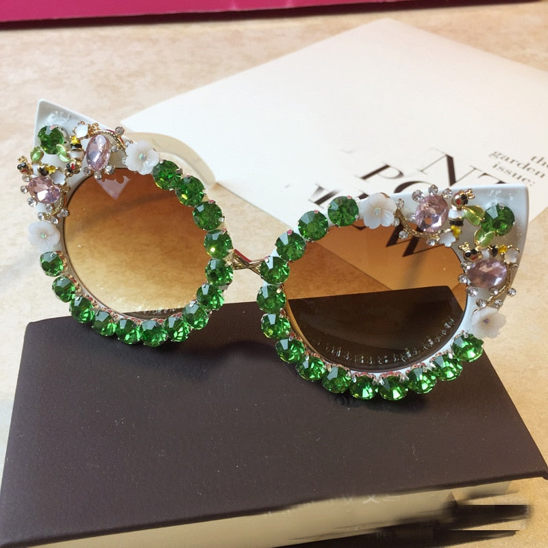 Brand Design Handmade Rhinestone Cat Eye Sunglasses Fashion Glasses Women Flower with Pearl Round Vintage Sunglasses Beach Party